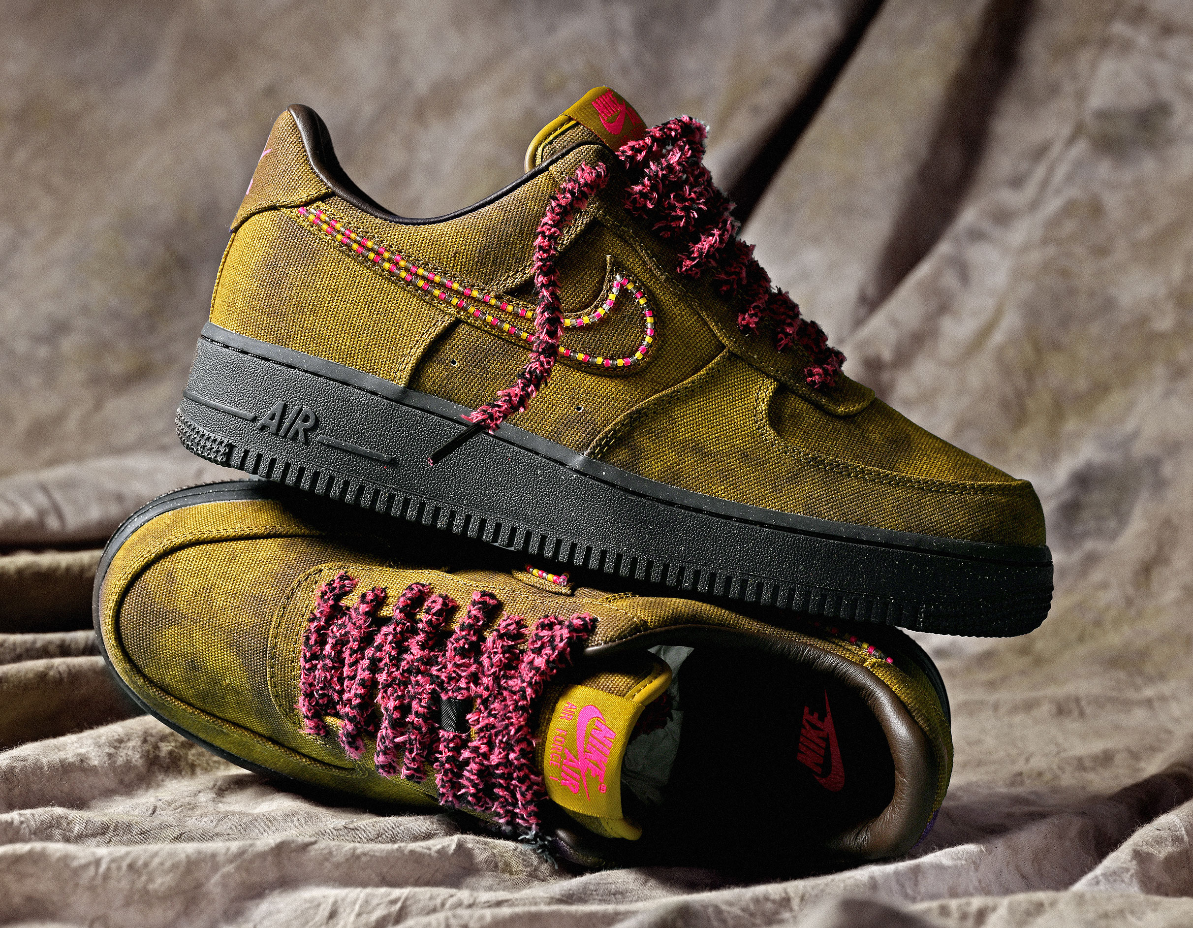 Nike Air Force 1 Boucle QS Desert Moss Fierce Pink IO4474-300