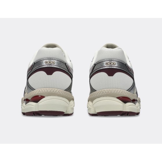 Asics Gel-Cumulus 16 Cream Beniimo Purple