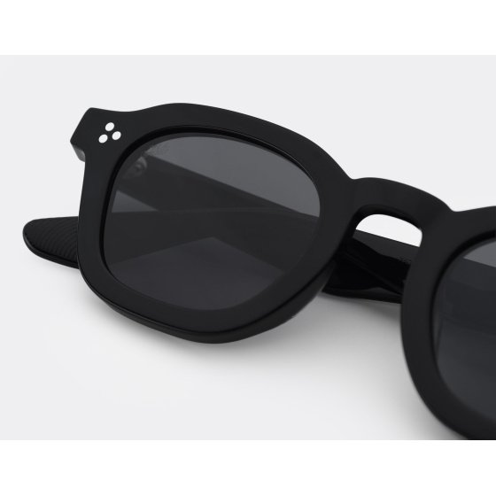 Akila Logos Black