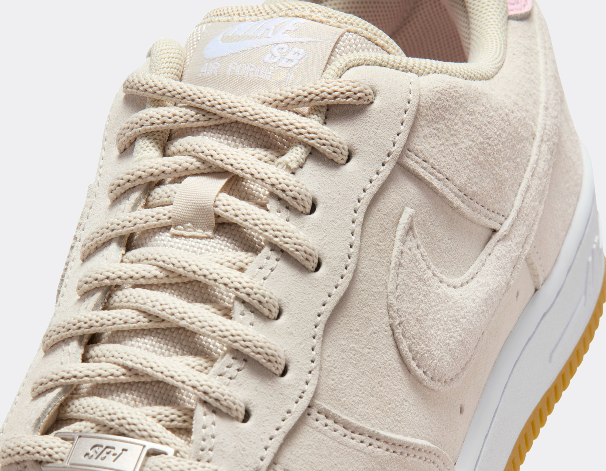 Nike Air Force 1 ベージュ スニーカー Nike SB Air Force 1 Light Orewood Brown HM8517-100