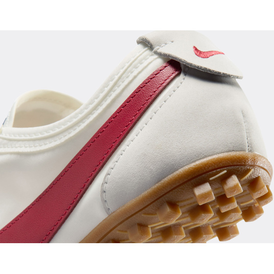 Nike Moon Shoe OG QS Summit White Team Crimson