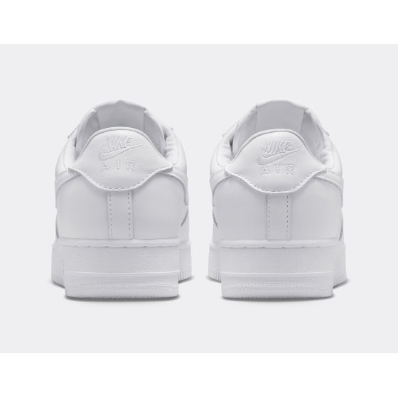 Nike Air Force 1 ’01 Triple White