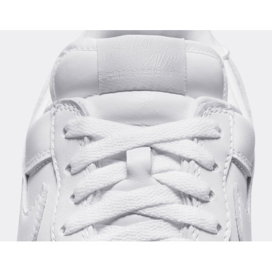 Nike Air Force 1 ’01 Triple White