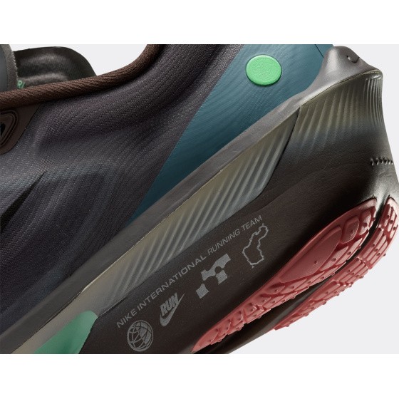 Nike Zoom Fly 6 International Running Team Baroque Brown