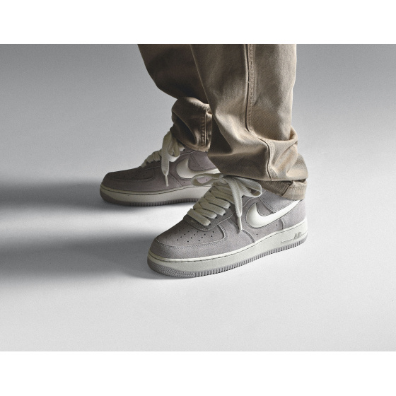 Nike Air Force 1 ’07 LV8 Vast Grey